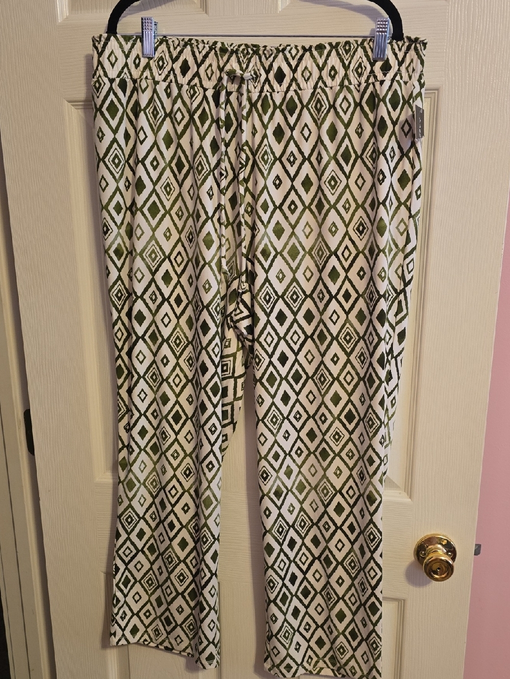 Wide Leg Pull-On Pants in Olive Diamond Print